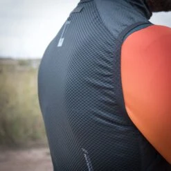 Plus 2.0 Vest Gobik Man Dark Coal -Bicycle Equipment Store 845326 800 auto