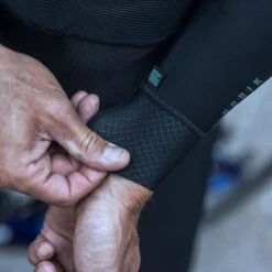 Haru Lightweight Thermal Sleeves Gobik Unisex Pitch Black -Bicycle Equipment Store 848973 800 auto