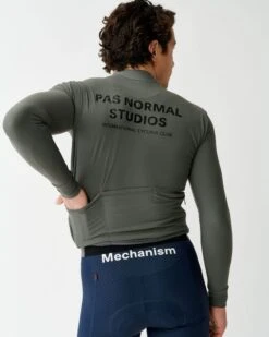 Pas Normal Studios Mechanism Long Sleeve Jersey Man Dark Grey 7 Pas Normal Studios Mechanism Long Sleeve Jersey Man Dark Grey -Bicycle Equipment Store 984597 800 auto